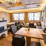 Victoria - Adults Only Breakfast Brunch & Bar מלון 4*
