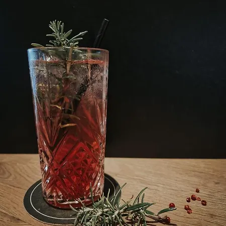 Victoria - Adults Only Bar & Breakfast 4* גרלוס