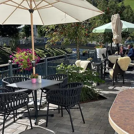 Victoria - Adults Only Bar & Breakfast