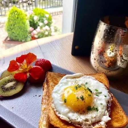 מלון Victoria - Adults Only Bar & Breakfast גרלוס