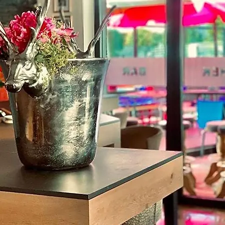 Victoria - Adults Only Bar & Breakfast מלון גרלוס
