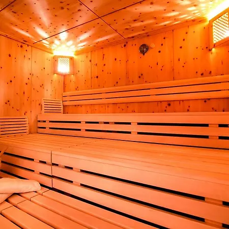 Victoria - Adults Only