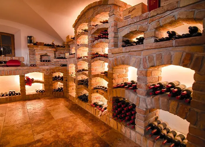 Victoria - Adults Only